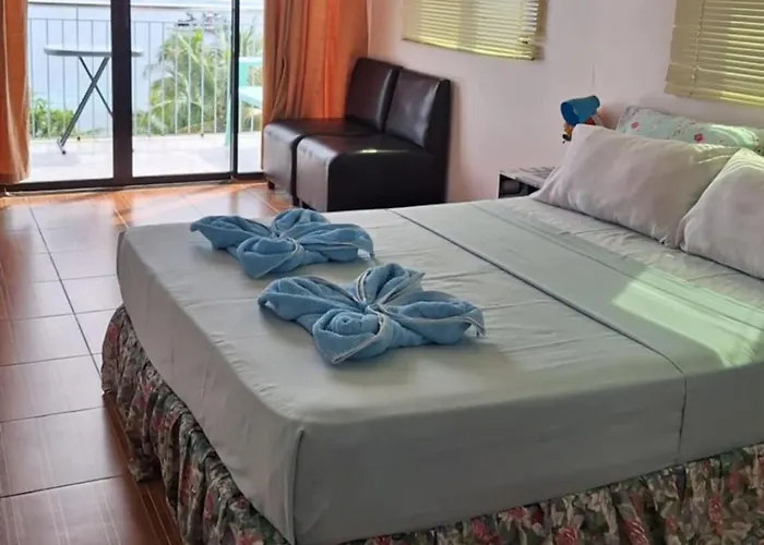 Islandview Whitehouse - Camotes Esperanza